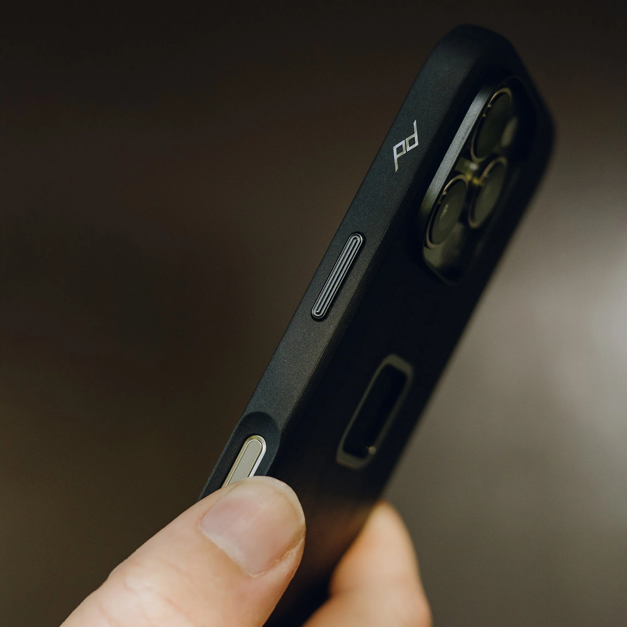 Everyday Clarino Case | iPhone 16 Pro Max | Black | PD Certified - Image 5