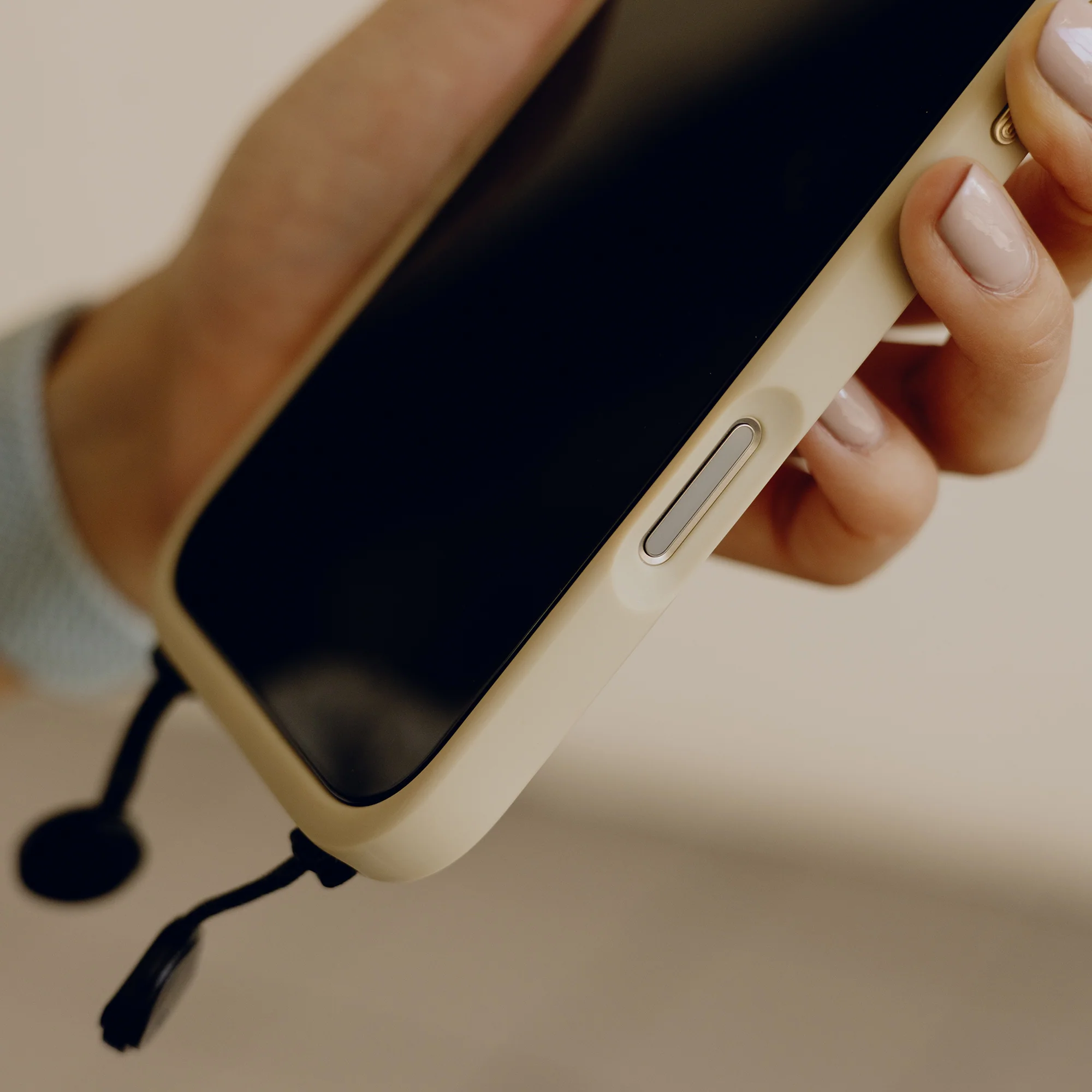 Everyday Clarino Case | iPhone 16 Pro Max Bone - Image 6
